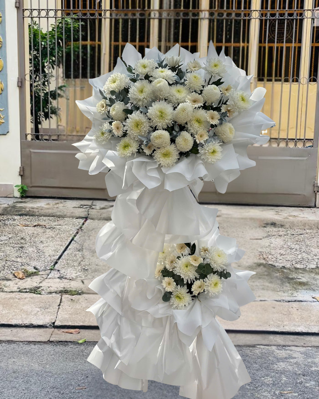 hoa kính viếng v8